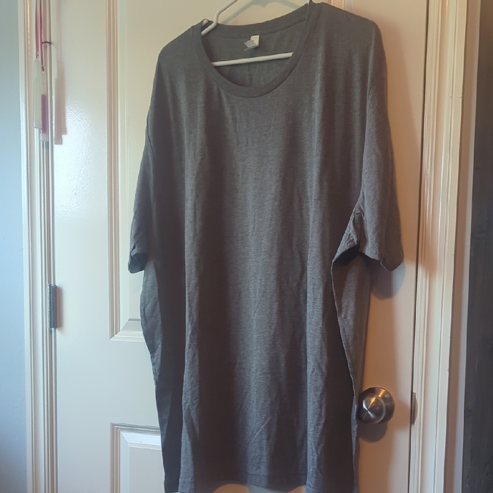 Gray Short Sleeve Tee with Crew Neck